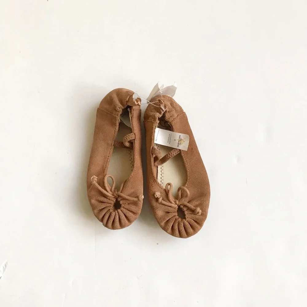 Babygap NWT suede donut toe flats size 5